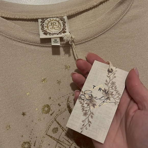 Tru Self NWT size Medium Celestial light sweater long sleeve shirt gold 🌙☀️ - Picture 4 of 6